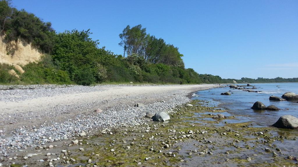 Ferienwohnungen Ruegen Findling Breege Kültér fotó
